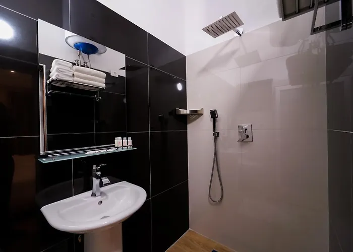 Sr99 3* تيرانا