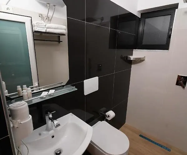 فندق Sr99 تيرانا