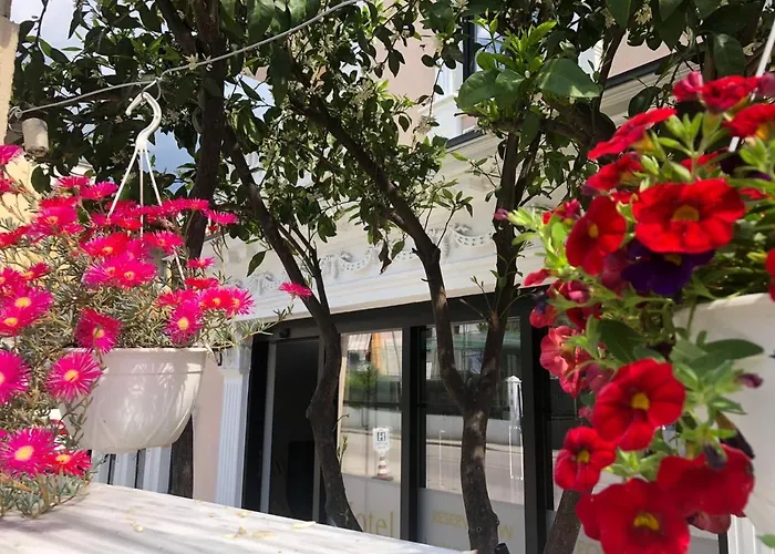 Sr99 3* تيرانا